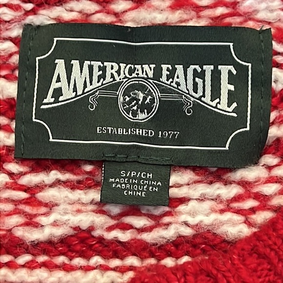 American Eagle Red and White Knit Cropped Sweater Size Small - Picture 7 of 7